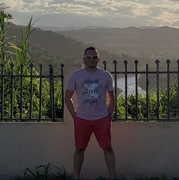 Meet your Posher, Carlos - Picture 1 of 1